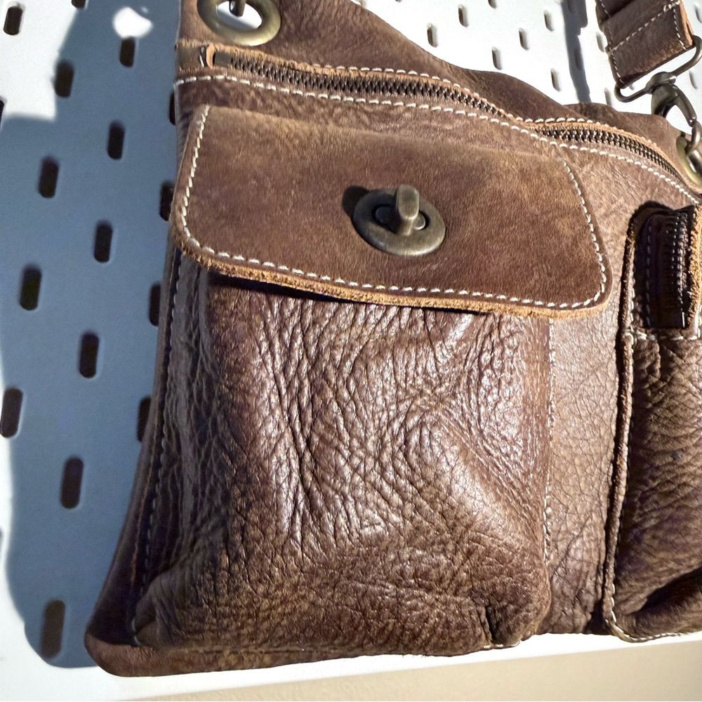 Roots Tribe Leather Villager Dark Brown Leather Crossbody/Shoulder Bag - Picture 9 of 12